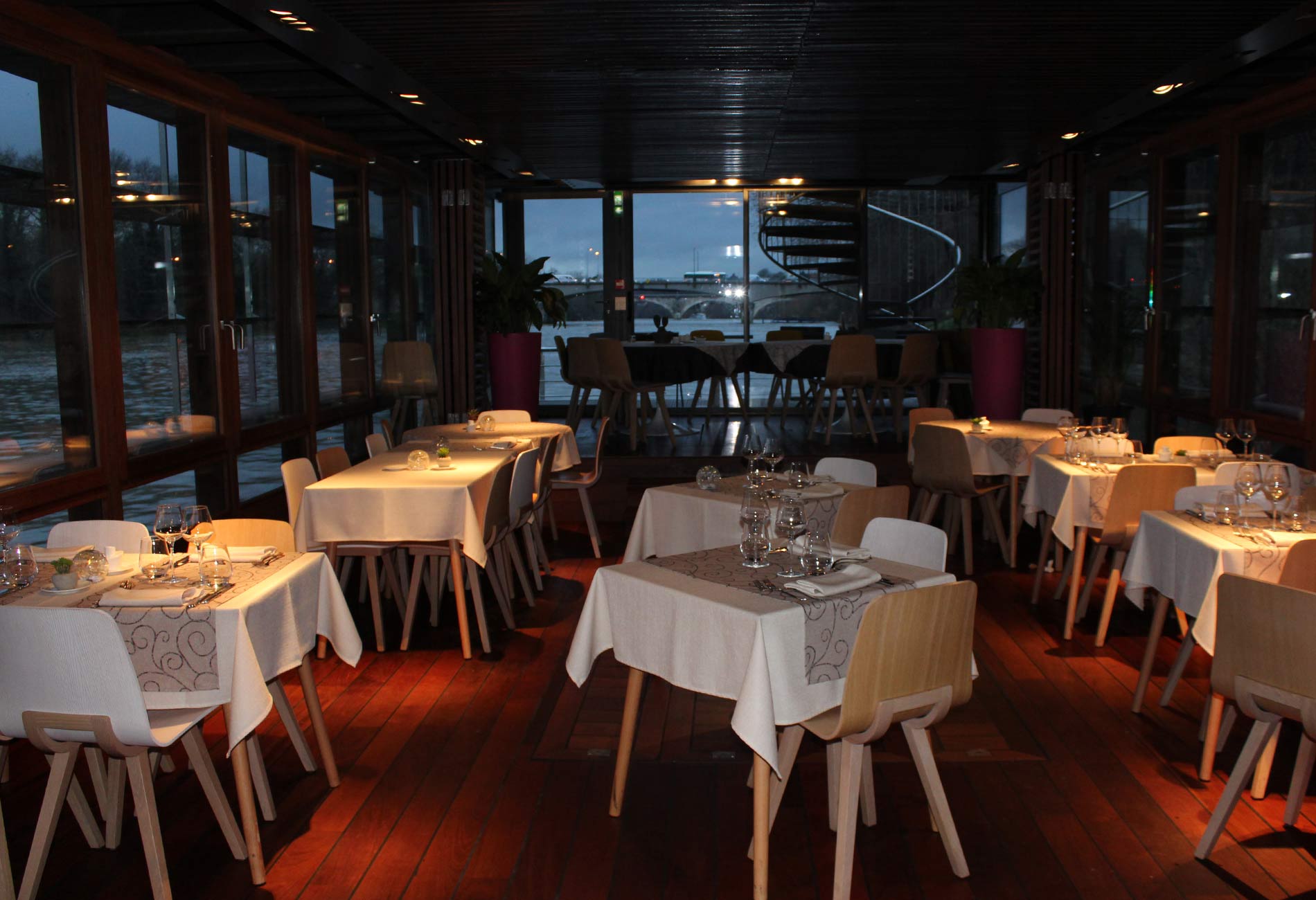 LavantSeine-Assistance-project-management-Vincent-Lebailly-floating-restaurant